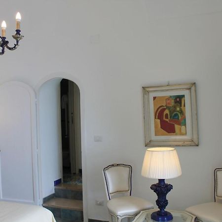 Queen View Apartment - No Kitchen Positano Eksteriør billede