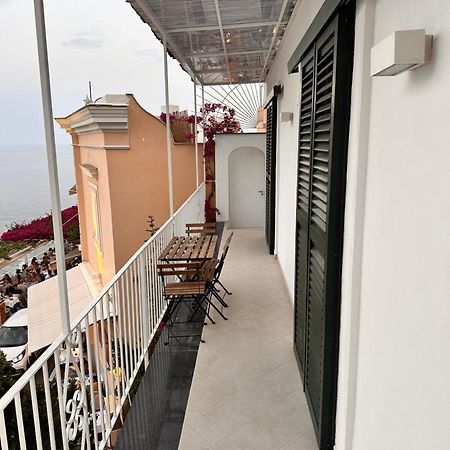 Queen View Apartment - No Kitchen Positano Eksteriør billede