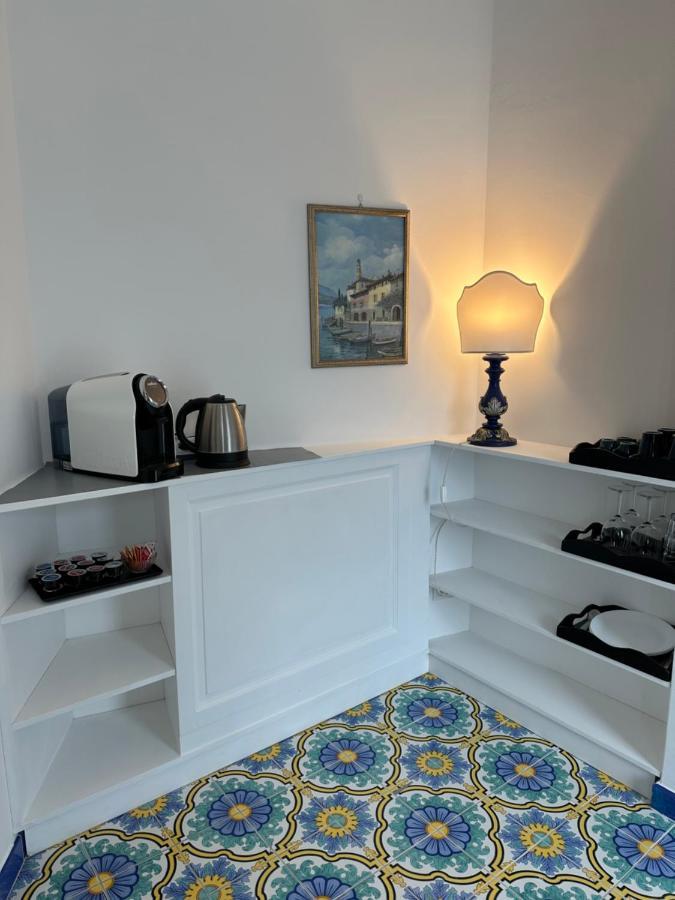 Queen View Apartment - No Kitchen Positano Eksteriør billede