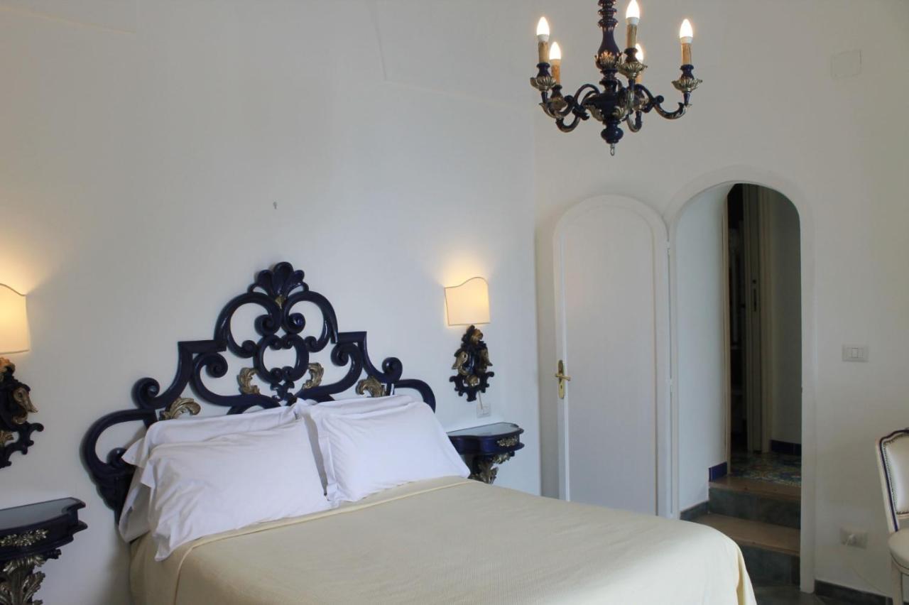Queen View Apartment - No Kitchen Positano Eksteriør billede