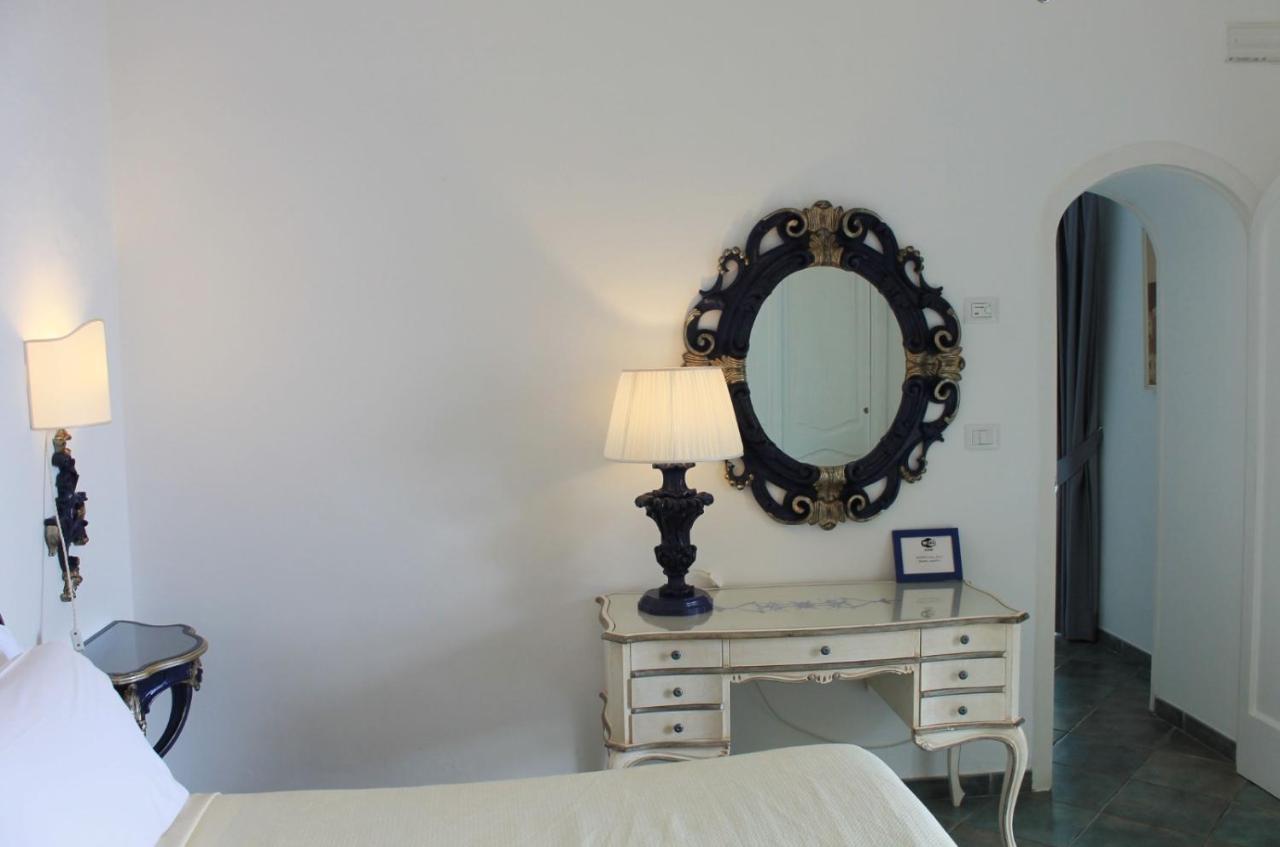 Queen View Apartment - No Kitchen Positano Eksteriør billede