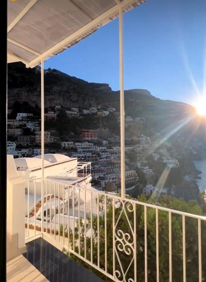 Queen View Apartment - No Kitchen Positano Eksteriør billede